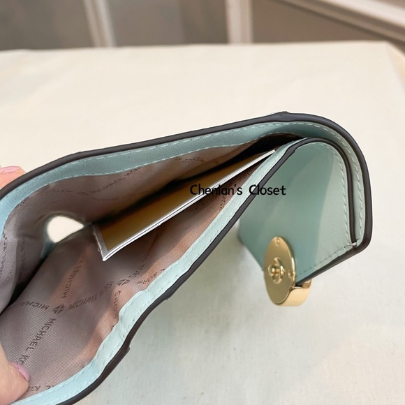 💫NeW! Michael Kors Carmen MD Set - Picture 8 of 8